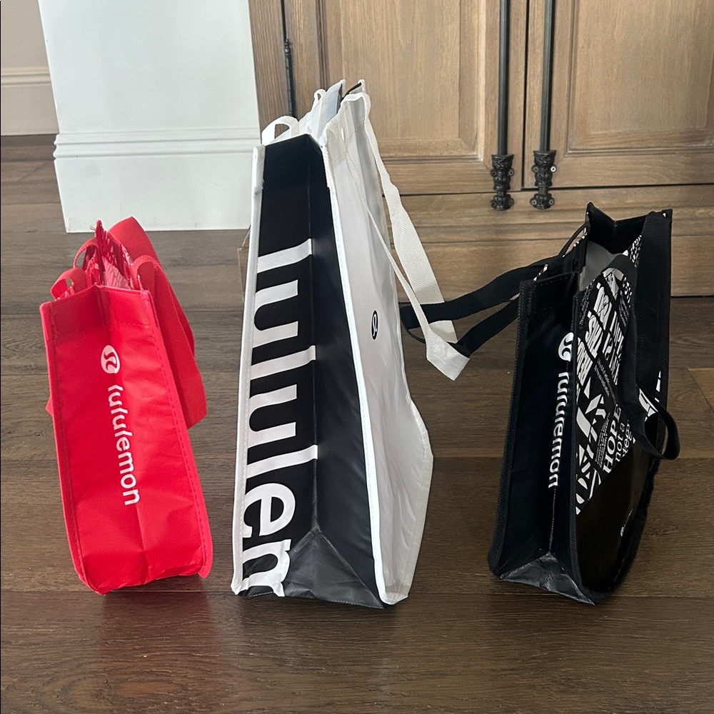 Lululemon Reusable Bag Set of 3 - Picture 6 of 7